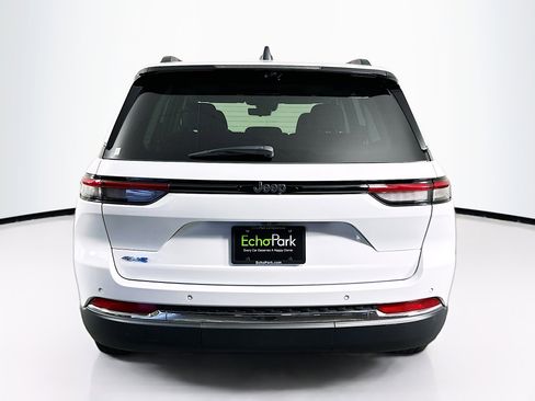 Used 2023 Jeep Grand Cherokee 4WD 4xe w/ Luxury Tech Group II image 7