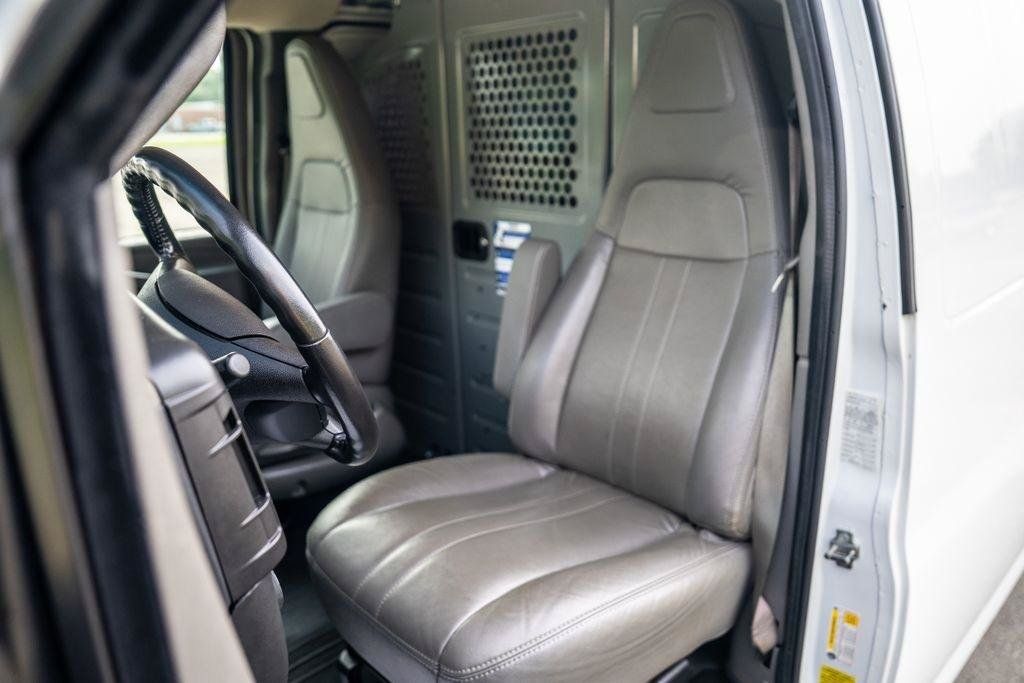 Used 2023 Chevrolet Express 3500 Extended w/ Driver Convenience Package RWD image 15