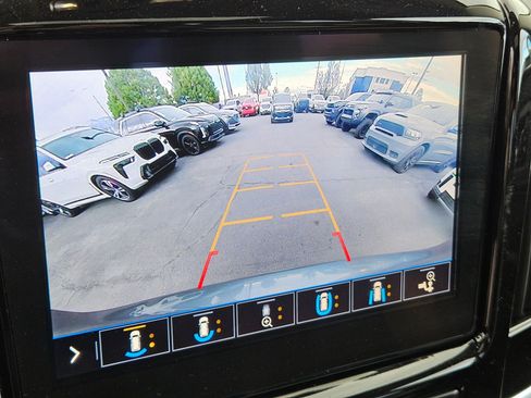 Used 2020 Chevrolet Traverse Premier AWD/4WD image 26