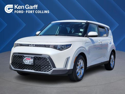 Used 2023 Kia Soul S FWD image 1