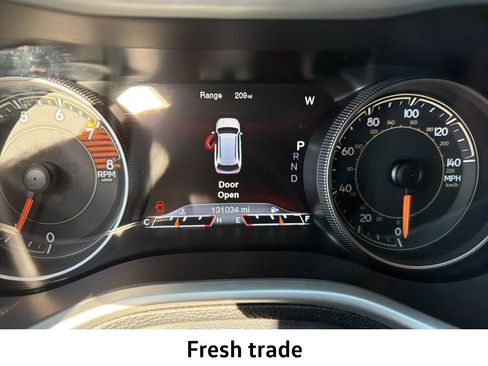 Used 2016 Jeep Cherokee Trailhawk image 8