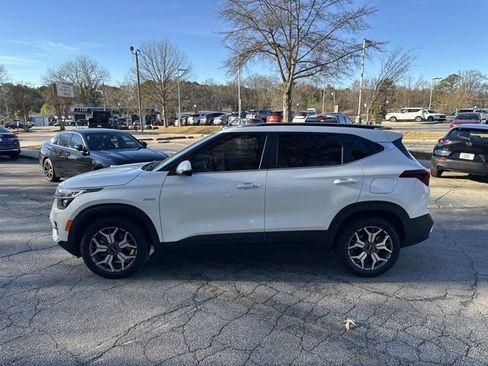 Used 2023 Kia Seltos EX image 9