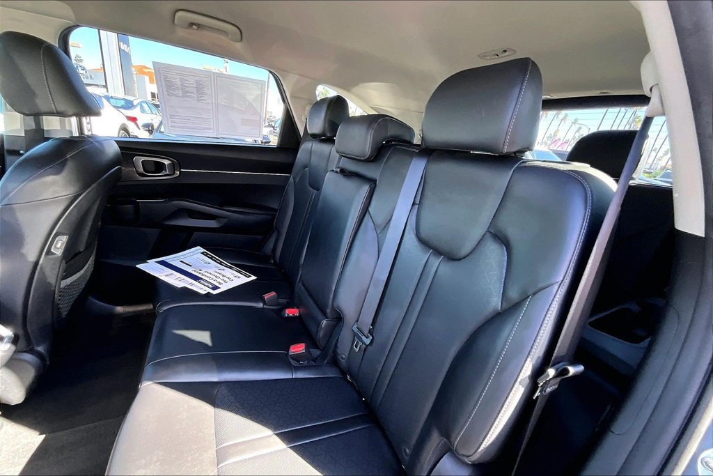 Used 2022 Kia Sorento S FWD image 17
