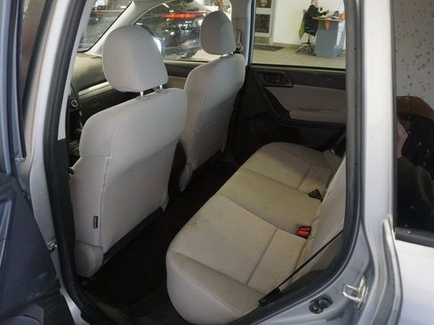 Used 2015 Subaru Forester 2.5i Premium image 11