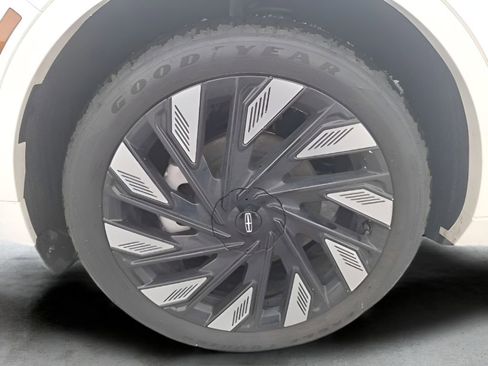 Used 2025 Lincoln Nautilus Black Label w/ Jet Appearance Package image 42