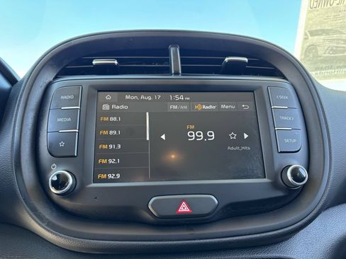 Used 2025 Kia Soul LX w/ LX Technology Package FWD image 20