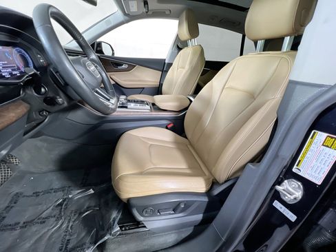 Used 2019 Audi Q8 Premium Plus AWD/4WD image 22