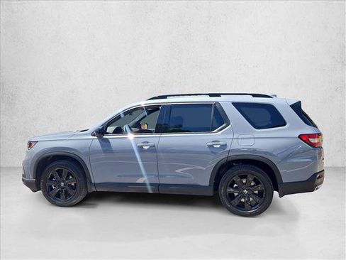 Used 2025 Honda Pilot Black Edition image 9