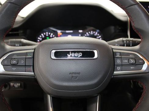 Used 2025 Jeep Compass Trailhawk AWD/4WD image 42