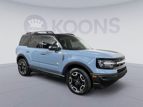 Used 2022 Ford Bronco Sport Outer Banks w/ Tech Package AWD/4WD image 2