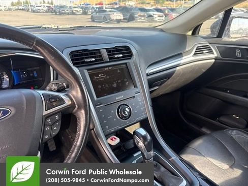 Used 2013 Ford Fusion Titanium w/ Titanium Driver Assist Pkg FWD image 9