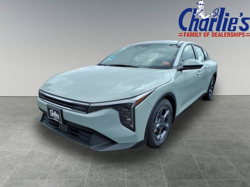 New 2026 Kia K4 LXS FWD image 1