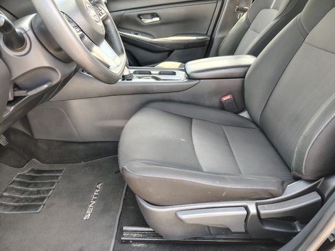 Used 2025 Nissan Sentra SV FWD image 14