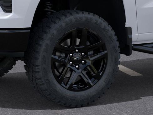 New 2026 Chevrolet Silverado 1500 Custom Trail Boss w/ LPO, Dark Essentials Package AWD/4WD image 9