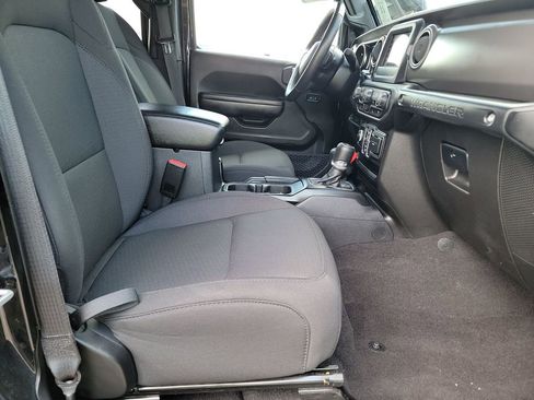 Used 2023 Jeep Wrangler Unlimited w/ Cold Weather Group AWD/4WD image 5