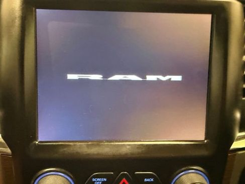 Used 2018 RAM 1500 Laramie w/ Convenience Group AWD/4WD image 26