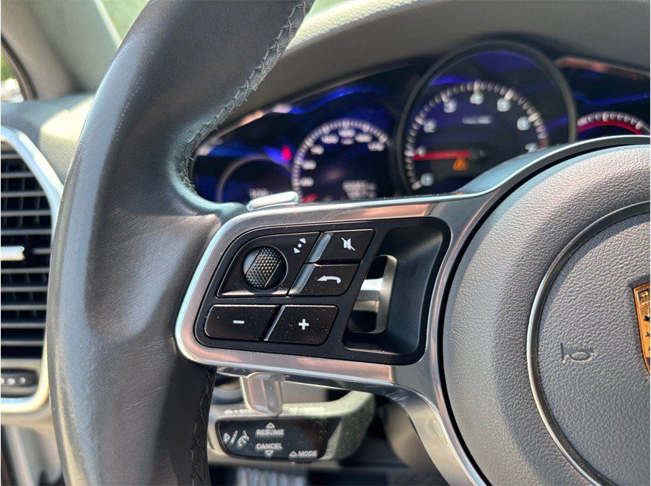 Used 2022 Porsche Cayenne Platinum Edition AWD/4WD image 25
