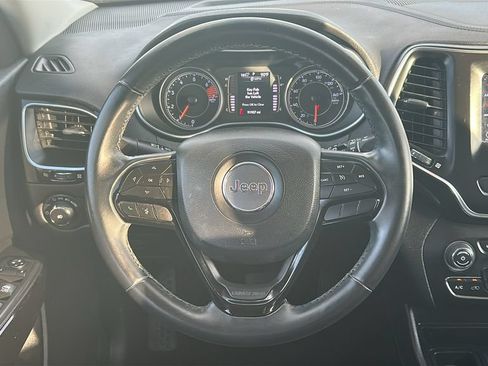 Used 2020 Jeep Cherokee Latitude Plus FWD image 22