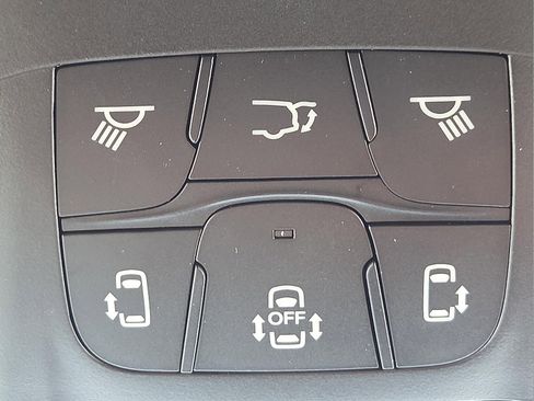 New 2026 Chrysler Pacifica Pinnacle image 22