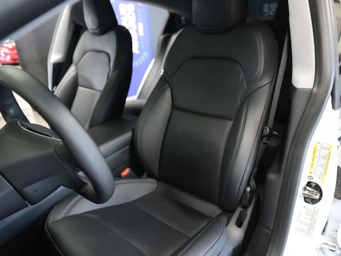 Used 2024 Tesla Model 3 Standard Range image 22