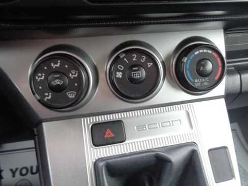 Used 2012 Scion xB 5-Door Wagon 5-Spd MT image 30