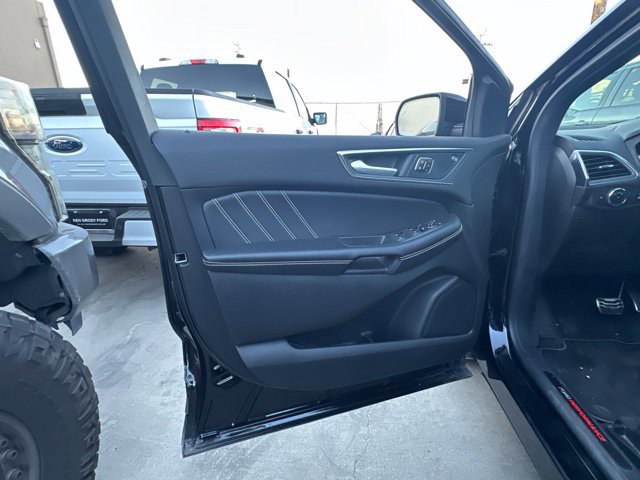 Used 2024 Ford Edge ST w/ Equipment Group 401A AWD/4WD image 11