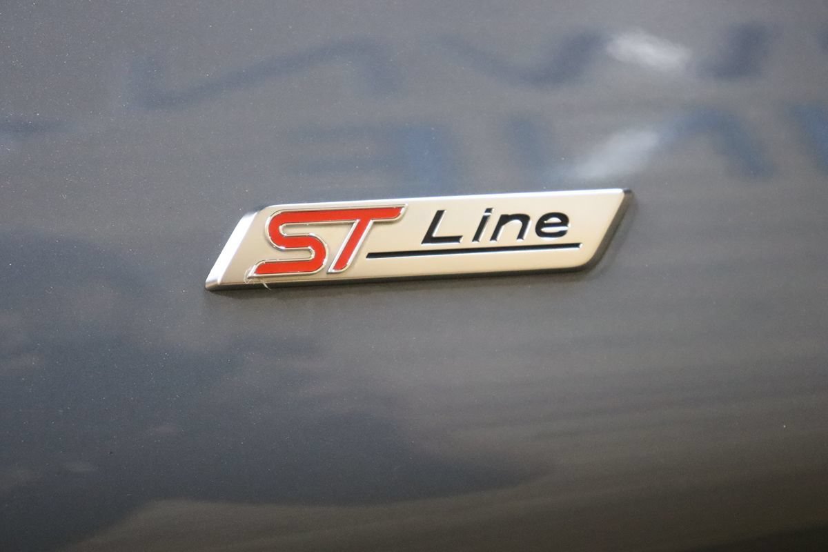 Used 2025 Ford Explorer ST-Line RWD image 15