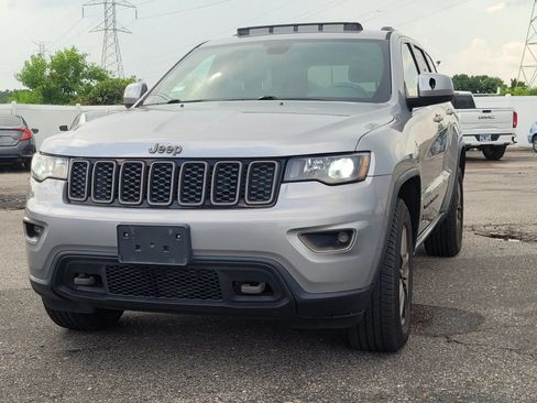 Used 2016 Jeep Grand Cherokee Laredo 75th Anniversary AWD/4WD image 11