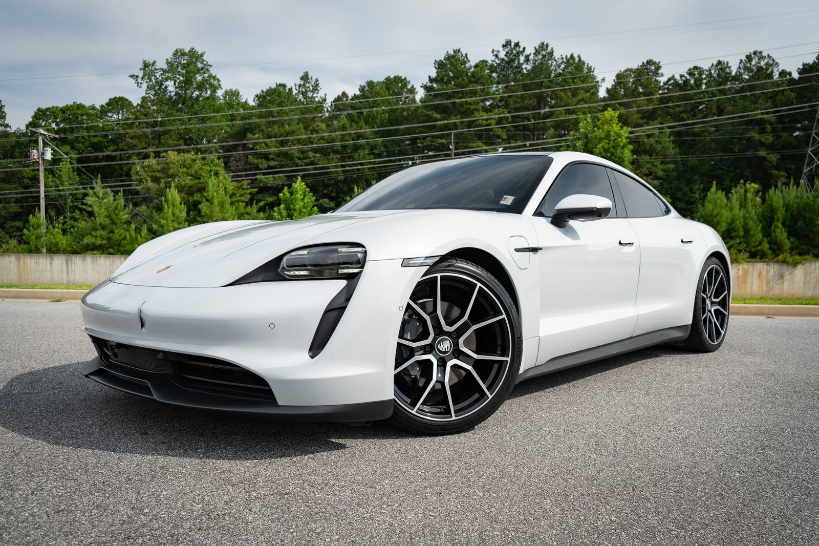 Used 2023 Porsche Taycan RWD image 5