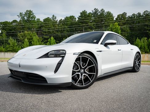 Used 2023 Porsche Taycan RWD image 5
