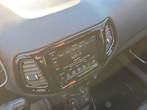 Used 2020 Jeep Compass Limited image 31