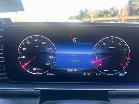 Used 2025 Mercedes-Benz GLE 350 4MATIC w/ Winter Package image 11