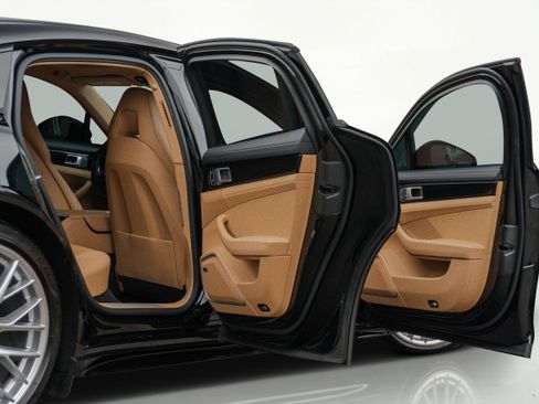 Used 2022 Porsche Panamera 4 Platinum Edition image 61