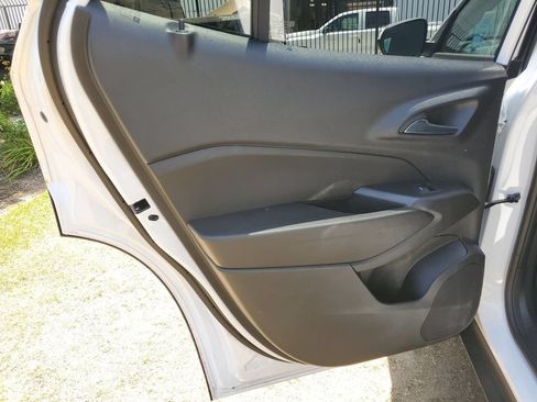 Used 2026 Chevrolet Trax LT FWD image 16