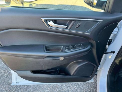 Used 2024 Ford Edge SEL image 16