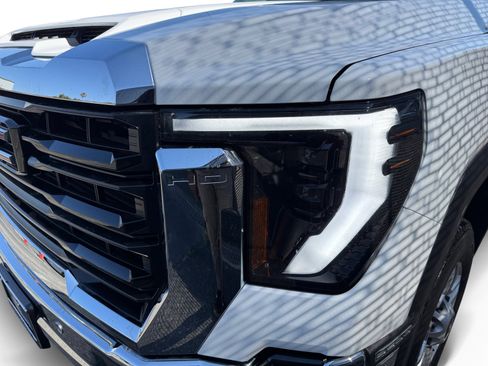 Used 2025 GMC Sierra 2500 Pro w/ 1SA Pro Safety Plus Package AWD/4WD image 15