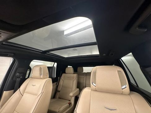 Used 2023 Cadillac Escalade Premium Luxury w/ LPO, Floor Liner Package AWD/4WD image 32