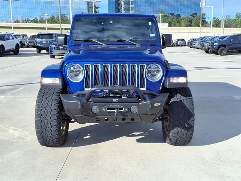 Used 2019 Jeep Wrangler Unlimited Sahara image 4