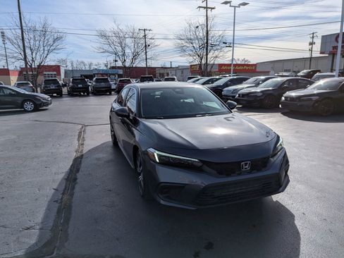 Used 2024 Honda Civic EX-L image 2