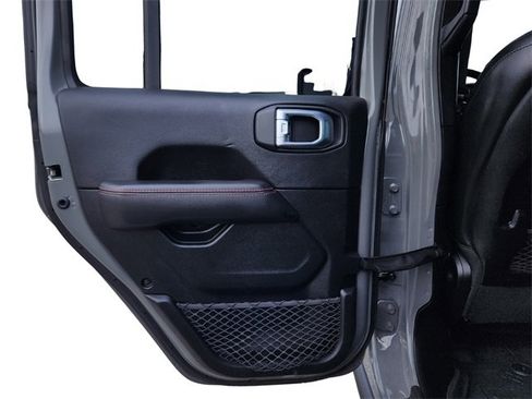 Used 2022 Jeep Gladiator Rubicon w/ Cold Weather Group image 29