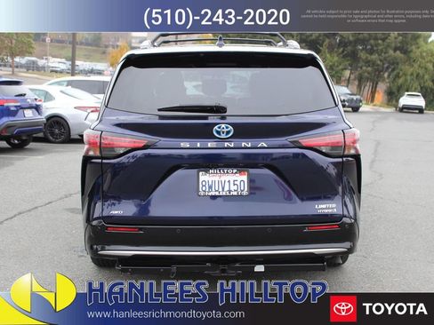 Used 2021 Toyota Sienna Limited image 8