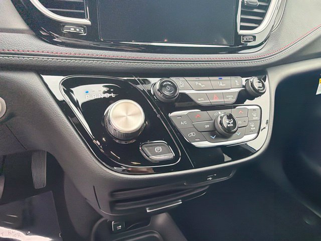 New 2027 Chrysler Pacifica Select AWD/4WD image 27
