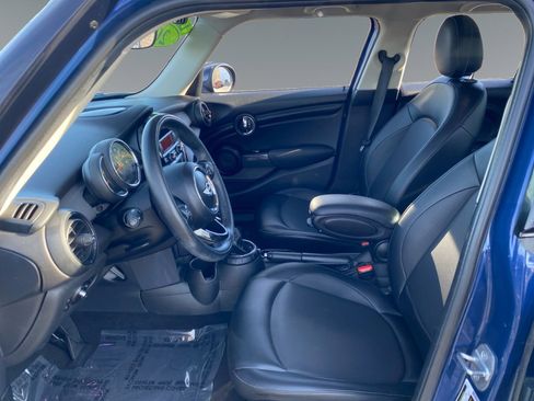 Used 2016 MINI Cooper 4-Door Hardtop image 9