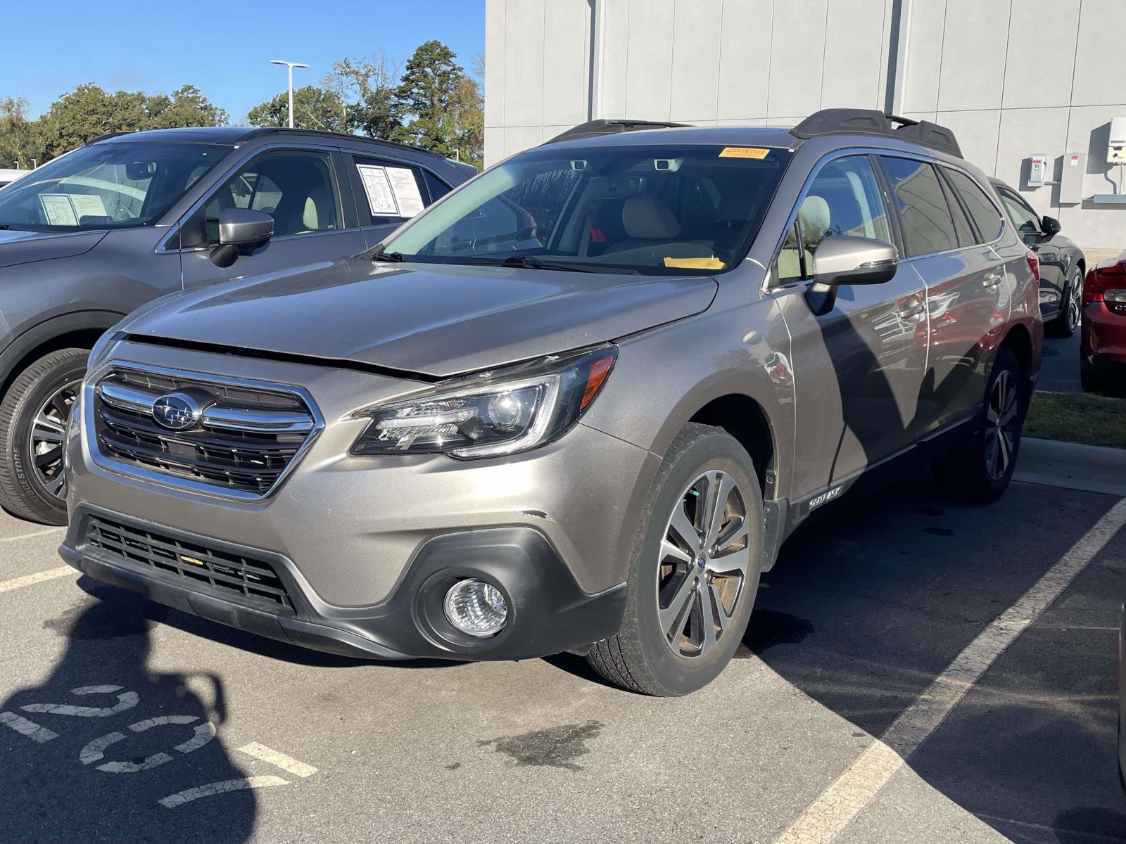 Used 2019 Subaru Outback 2.5i Limited AWD/4WD image 2