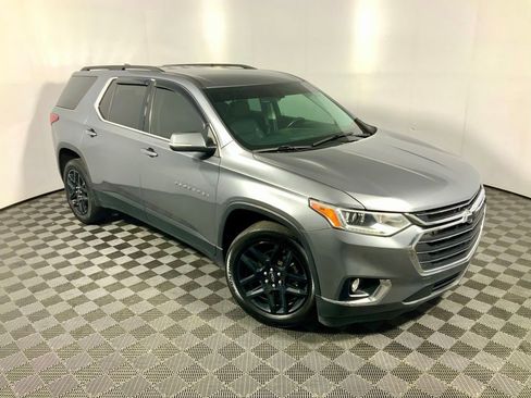 Used 2021 Chevrolet Traverse LT image 4