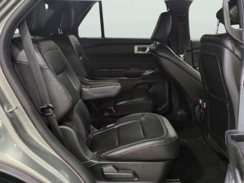 Used 2020 Ford Explorer XLT w/ Equipment Group 202A AWD/4WD image 15