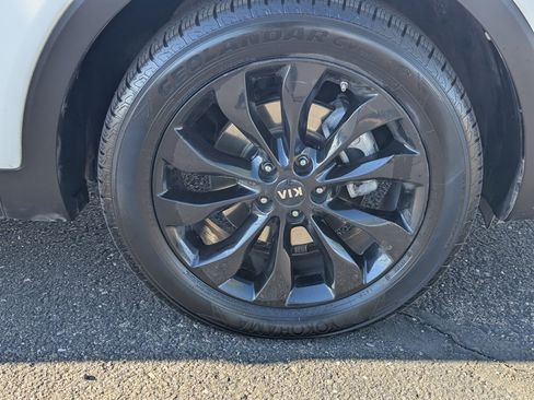 Used 2020 Kia Sorento EX image 10