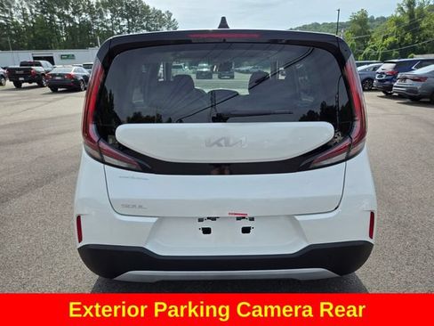 Used 2025 Kia Soul LX w/ LX Technology Package FWD image 8