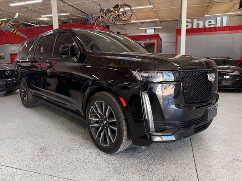 Used 2023 Cadillac Escalade ESV Sport Platinum image 7