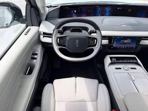 New 2026 Lincoln Navigator L Reserve AWD/4WD image 23